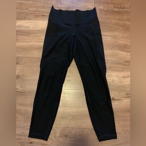 women’s OLD NAVY elevate (powerpress) leggings in black!